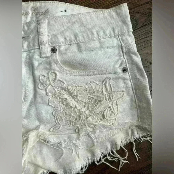 American Eagle Outfitters White Floral Embroidered Stretch Jean Short shorts  0 - Picture 4 of 11